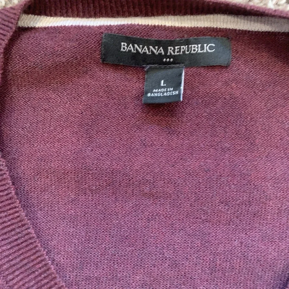 Banana Republic Sweater Men's‎ Size Large Red V-neck